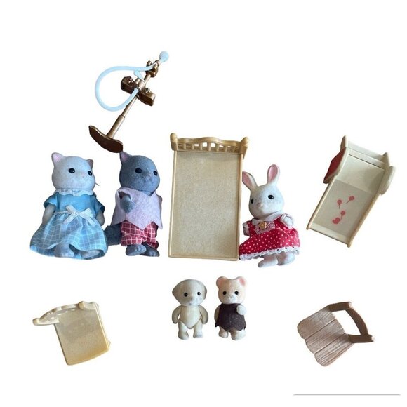 Calico Critter/Sylvanian Lot Of Animals Figures Furniture Rabbit Cat Slide Chair - Picture 1 of 8